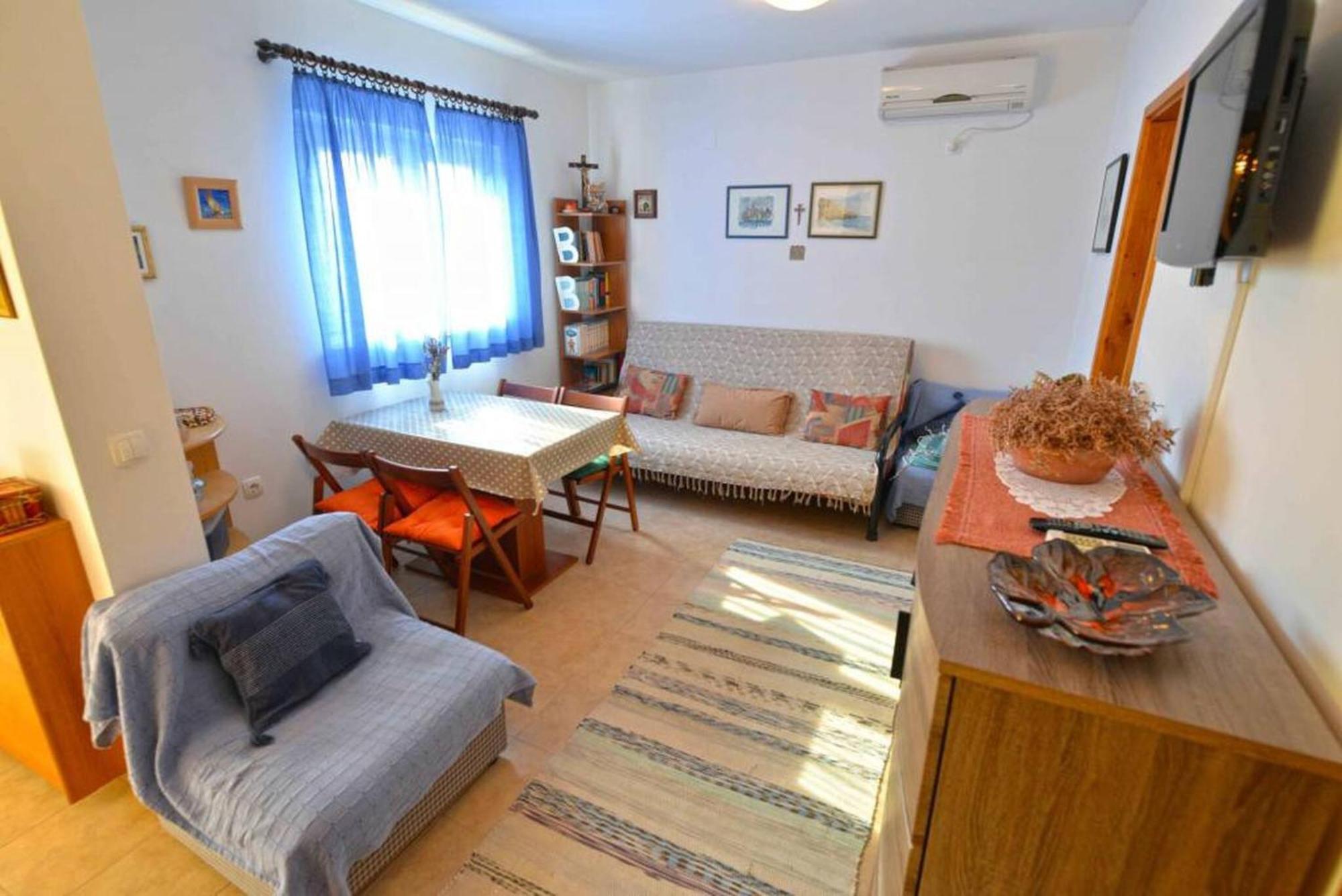 Apartment Pia Murter Buitenkant foto